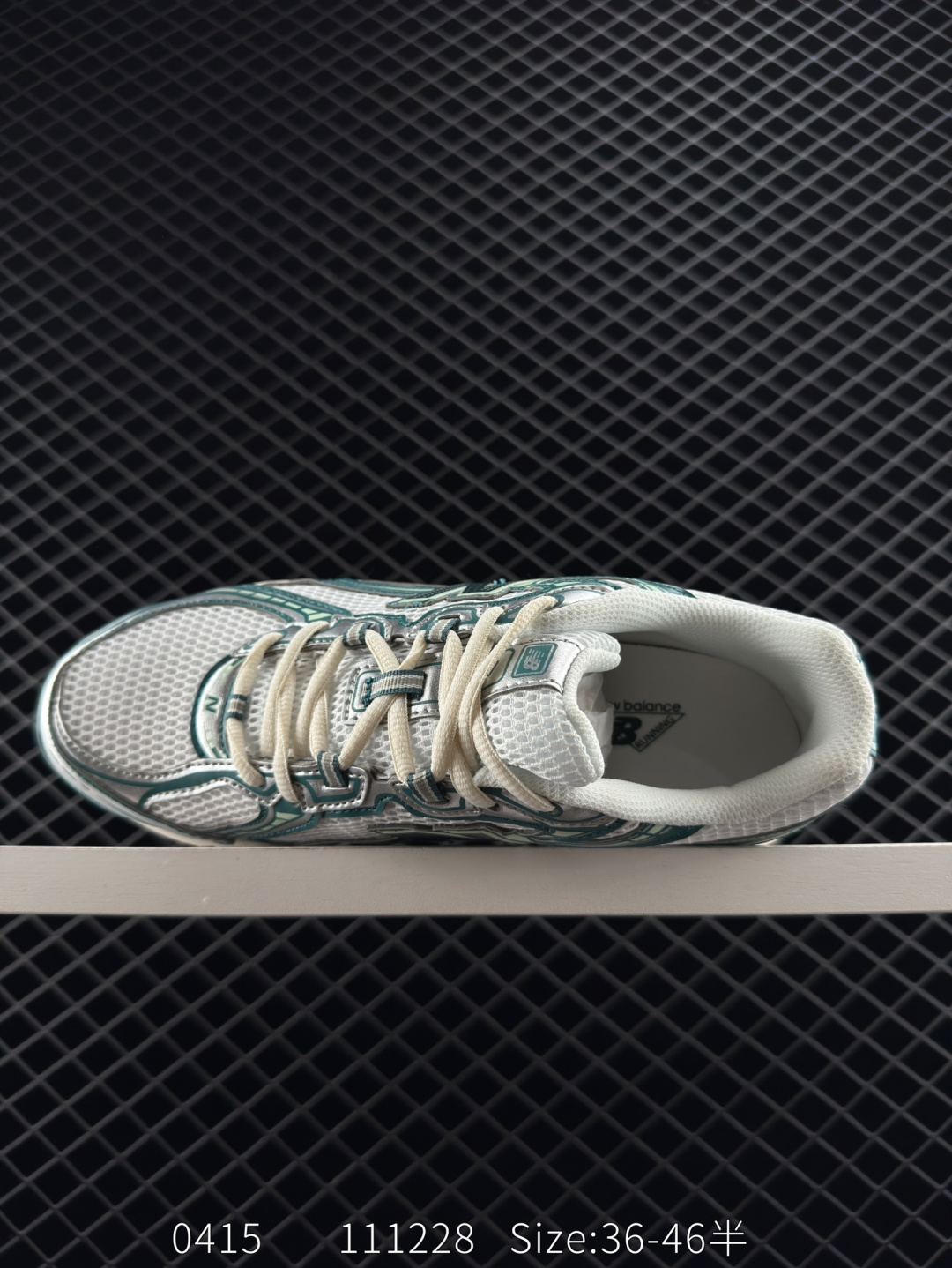 New Balance MR740 NB